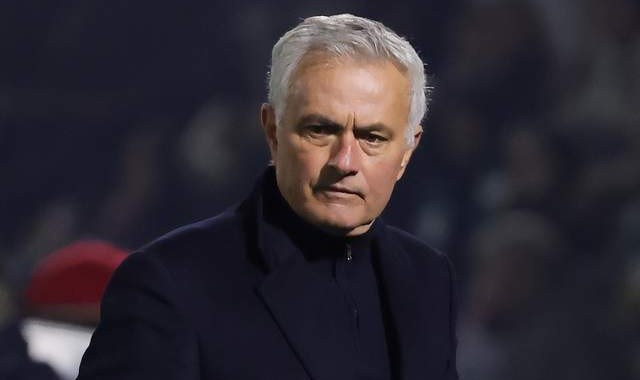 世界杯客户端更新下载-点球打飞 63岁穆帅低头认命！欧冠末轮死磕皇马 输球就出局